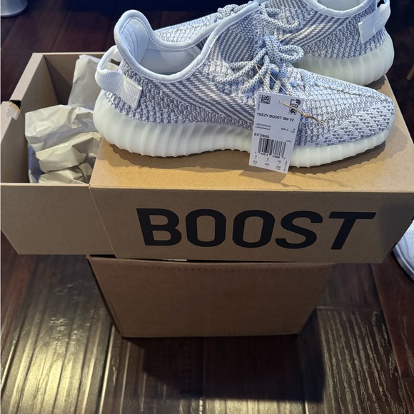 Yeezy 350 boost v2 in white - Picture 6 of 8